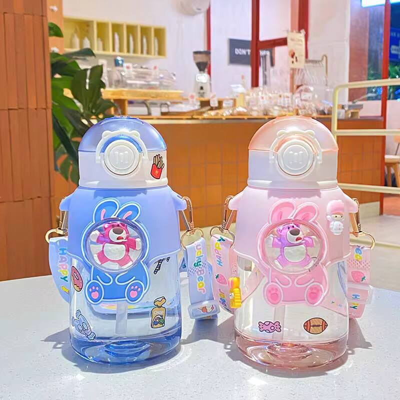 900mls  Kids Sippy Cup with pop design perfect for kids