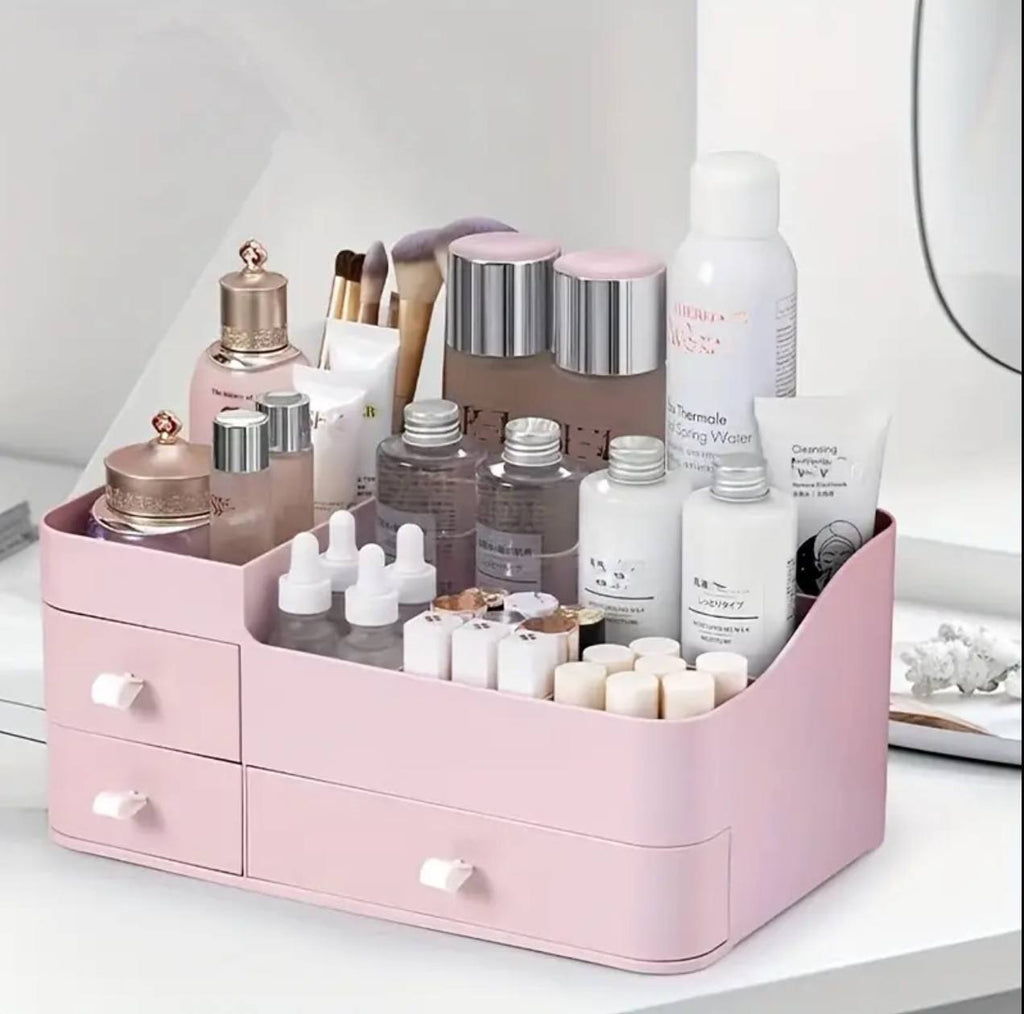 Large capacity plastic make up organizer