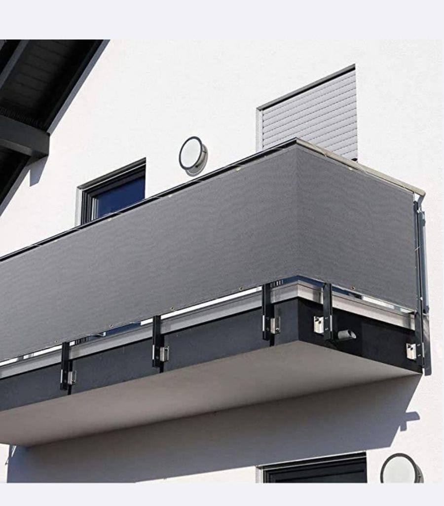 Balcony privacy shield