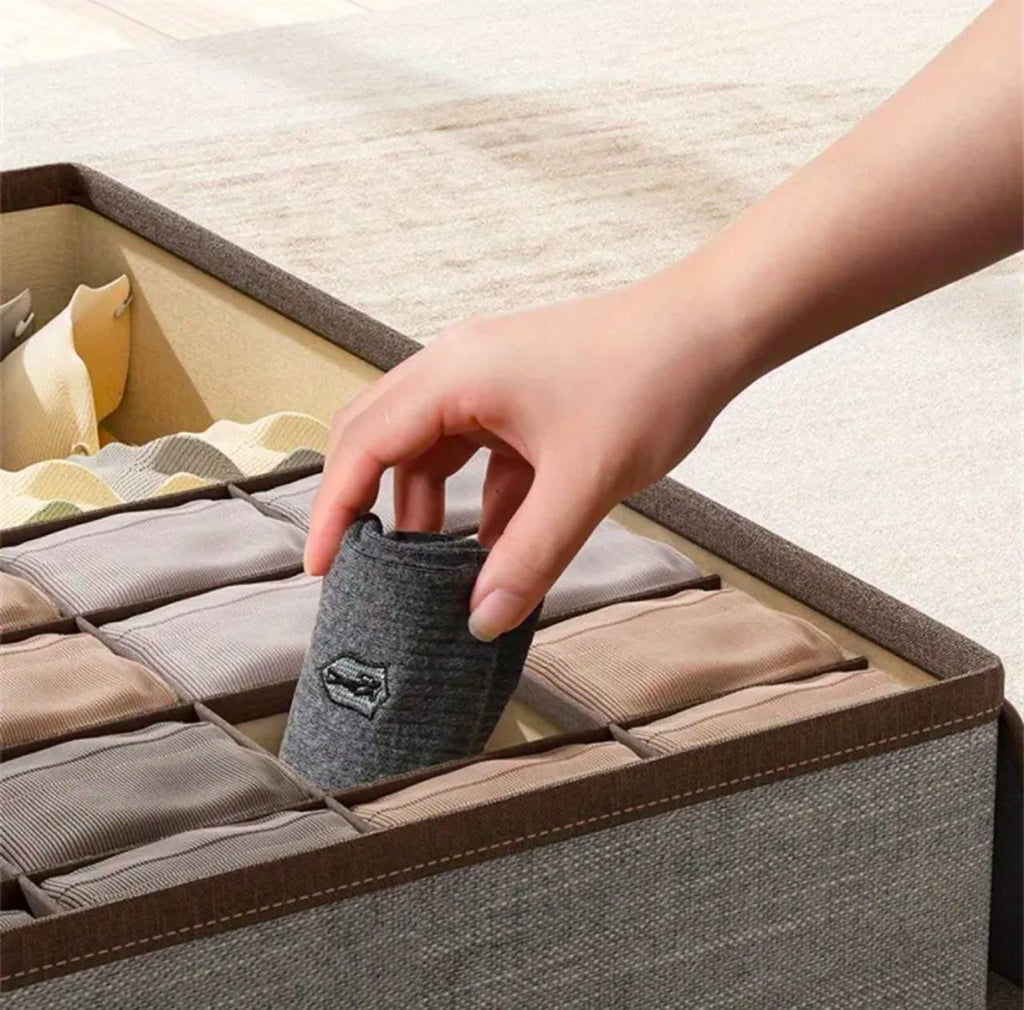 13-Grid Foldable Undergarment Organizer