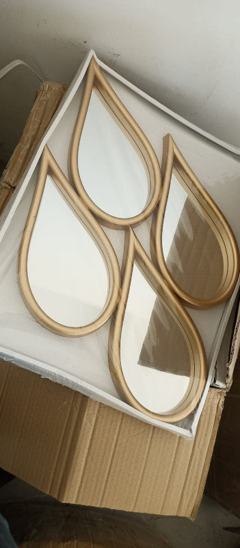 Tear drop decor mirror