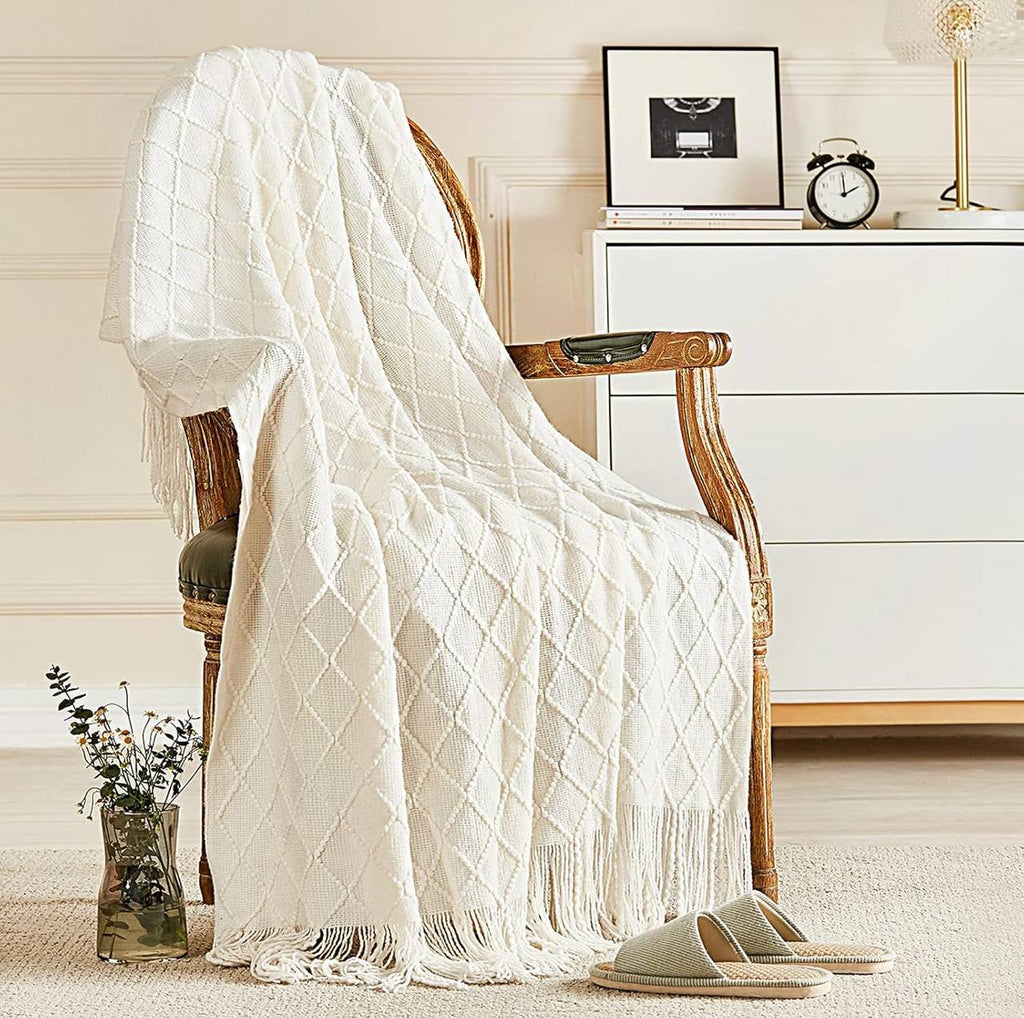 Knitted Throw Blanket With Tassel