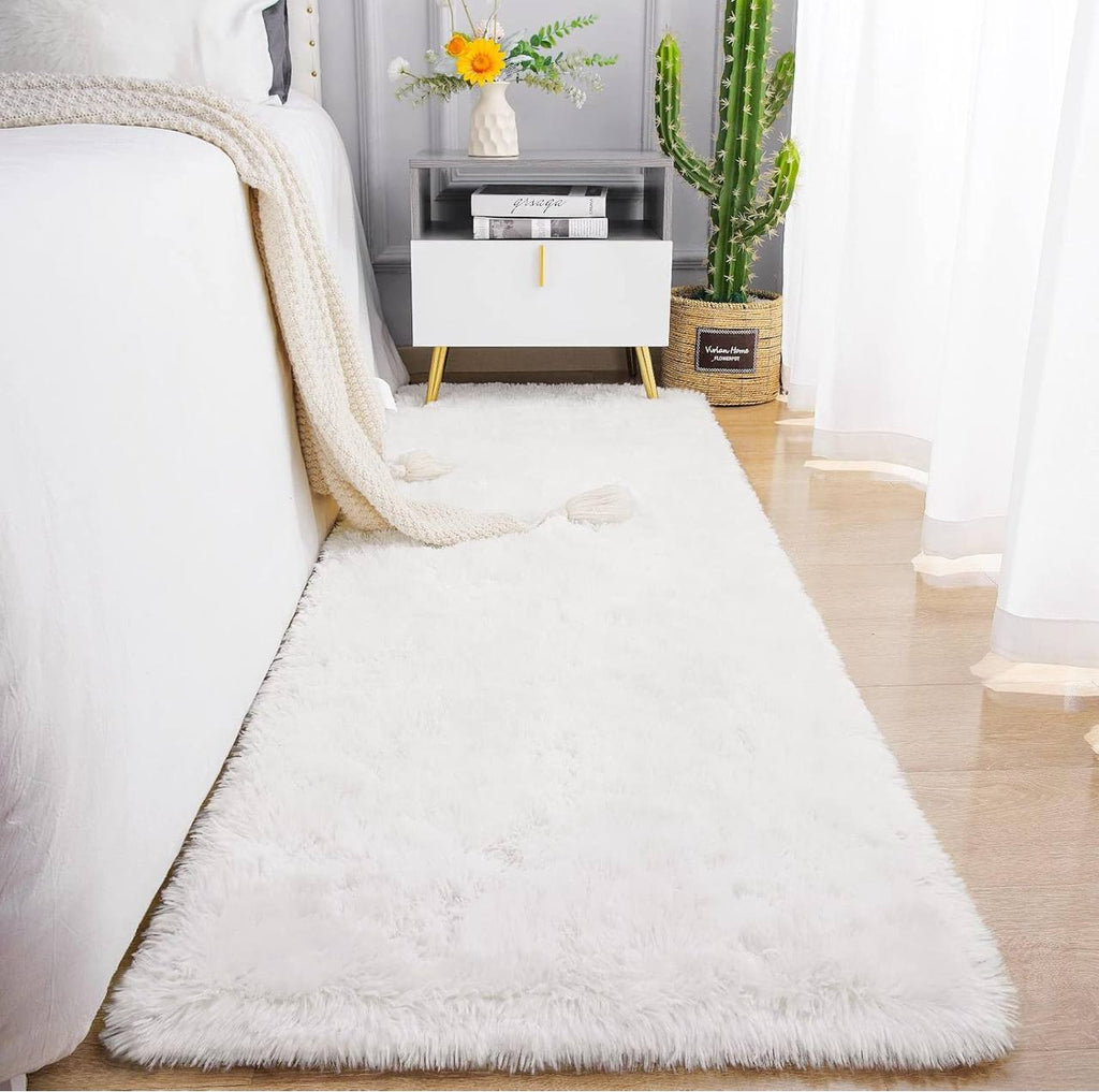 Bedside fluffy carpets