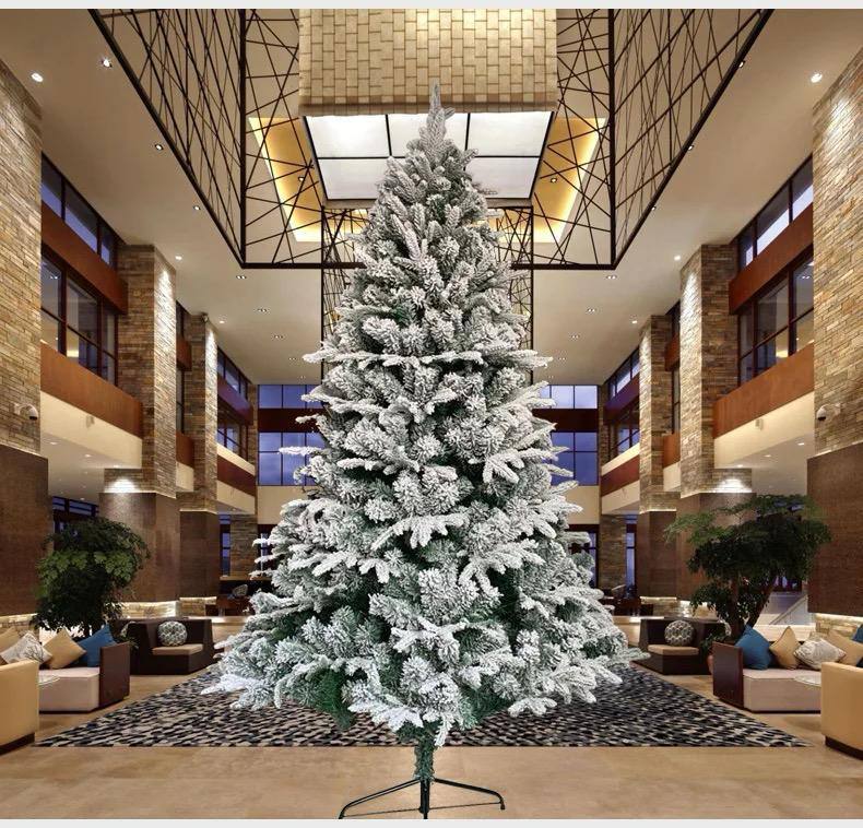 SNOW FLOCKED CHRISTMAS TREE ?Ù?ã   
high quality with 2000 leaves