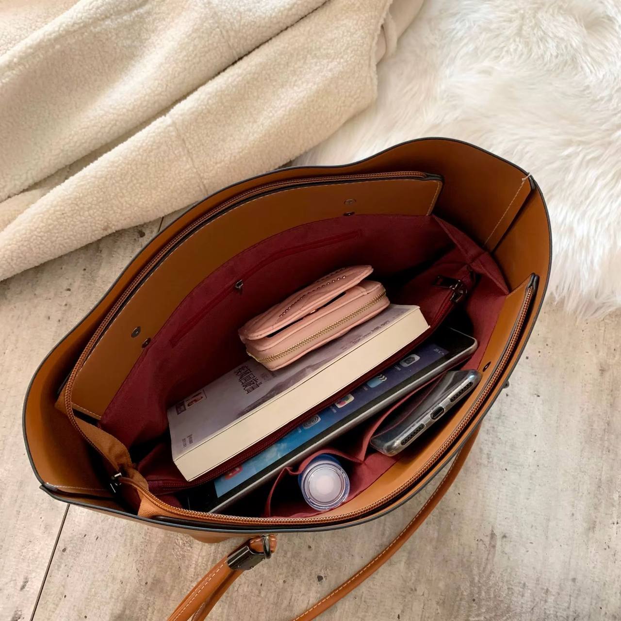 14 inch Classy Laptop Tote Bag