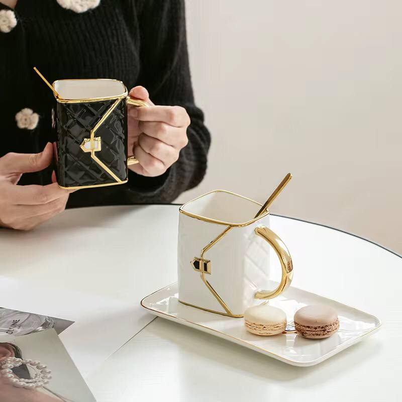 Luxurious bag shape coffee cup kit