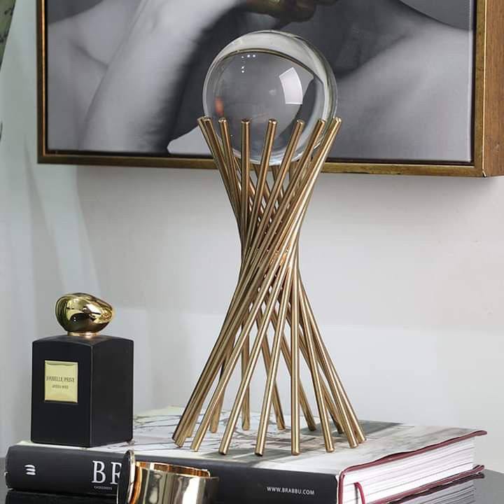 METAL STAND WITH CRYSTAL BALL