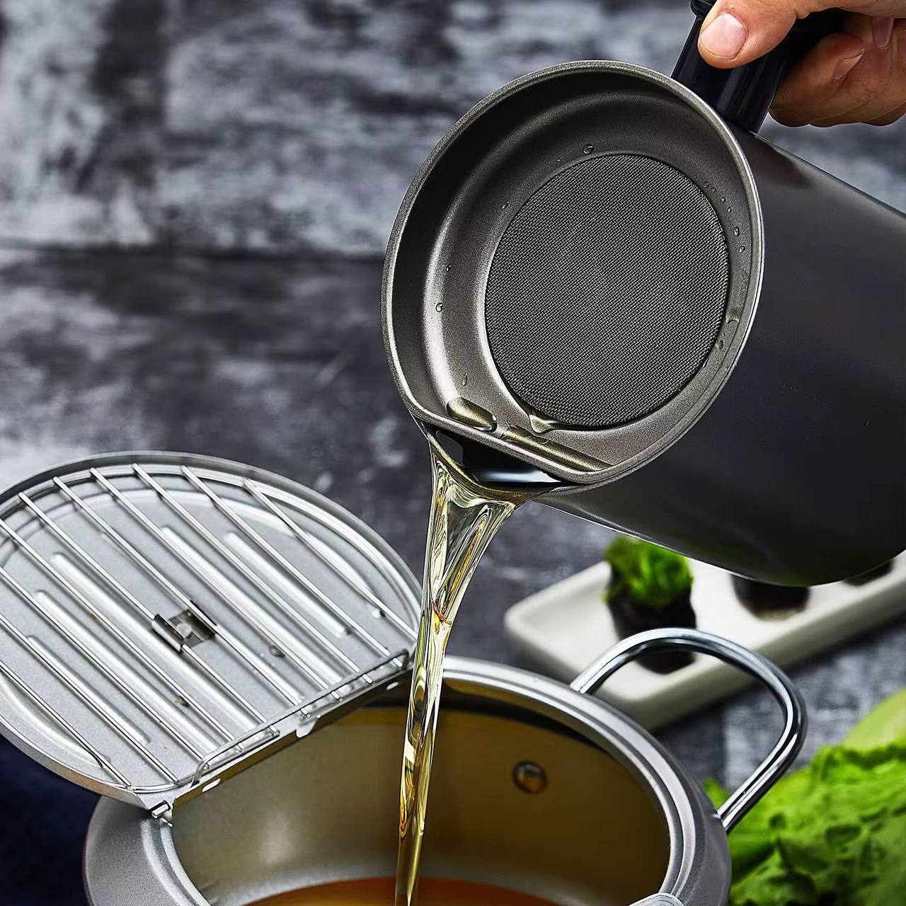 1.5 Oil  metallic black sieve
