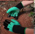 Gardening gloves with claws
