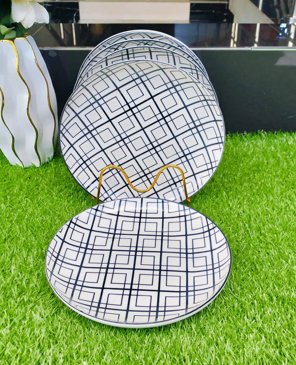 A set of 6pcs Turqoise blue dinner plates