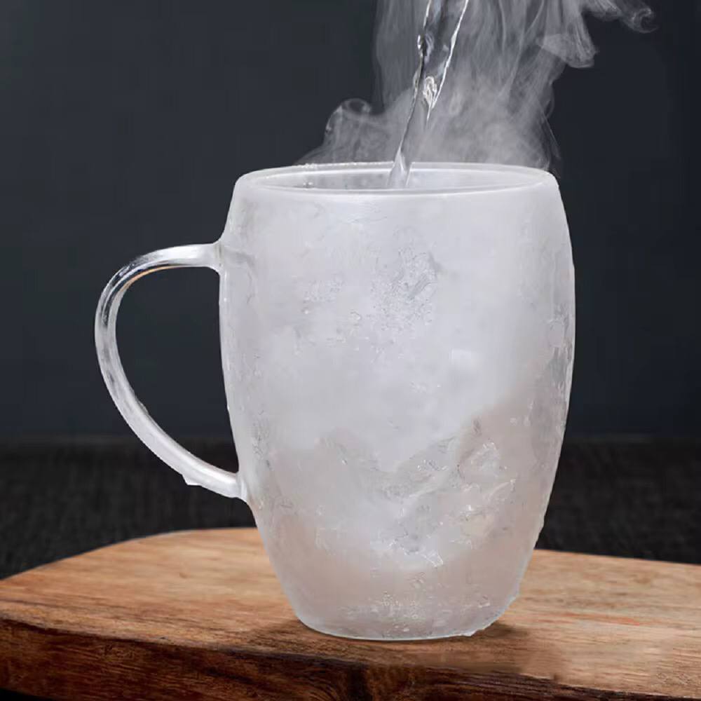 Elegant Double-Walled Glass Design ‰ÛÒ Keeps beverages hot while the outer layer stays cool to touch