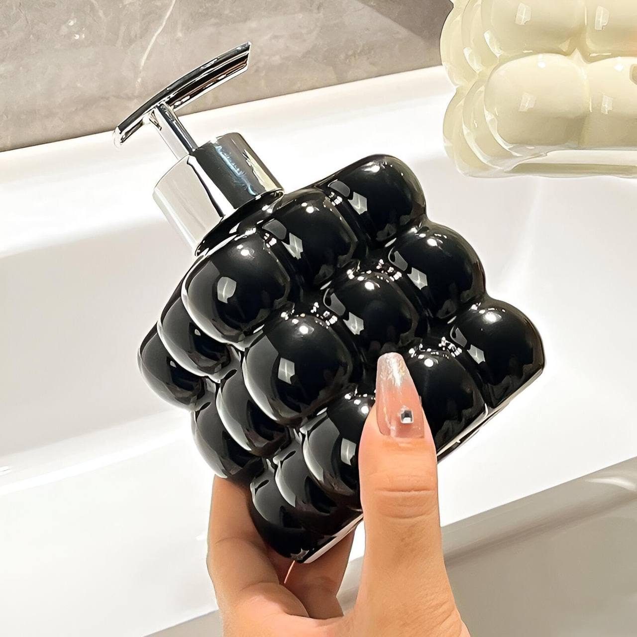 Bubble Glass Soap Dispenser Multicolor Refillable Pump Bottle for Hand Wash, Shower, and Kitchen Sink, Perfect for Home Bathroom Decoration
Colours: Black & White