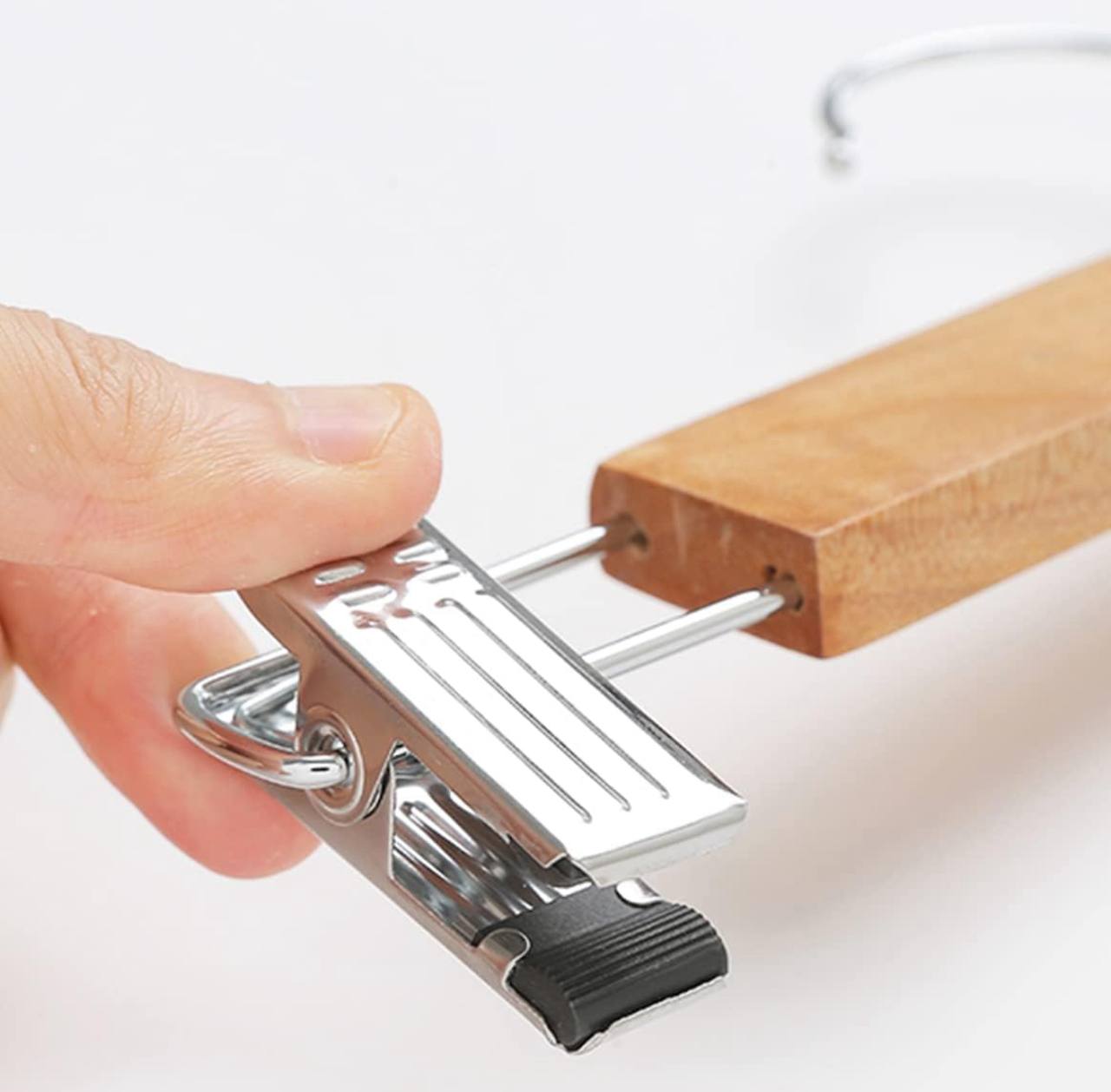 5pcs High Grade Natural Wooden Hangers Skirt Pants Hangers with Clips and 360å¡ Swivel Hook