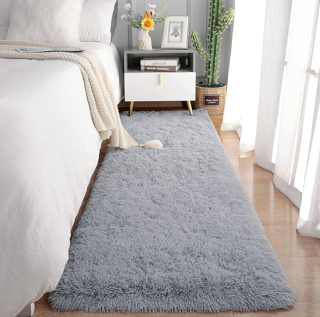 Bedside fluffy carpets