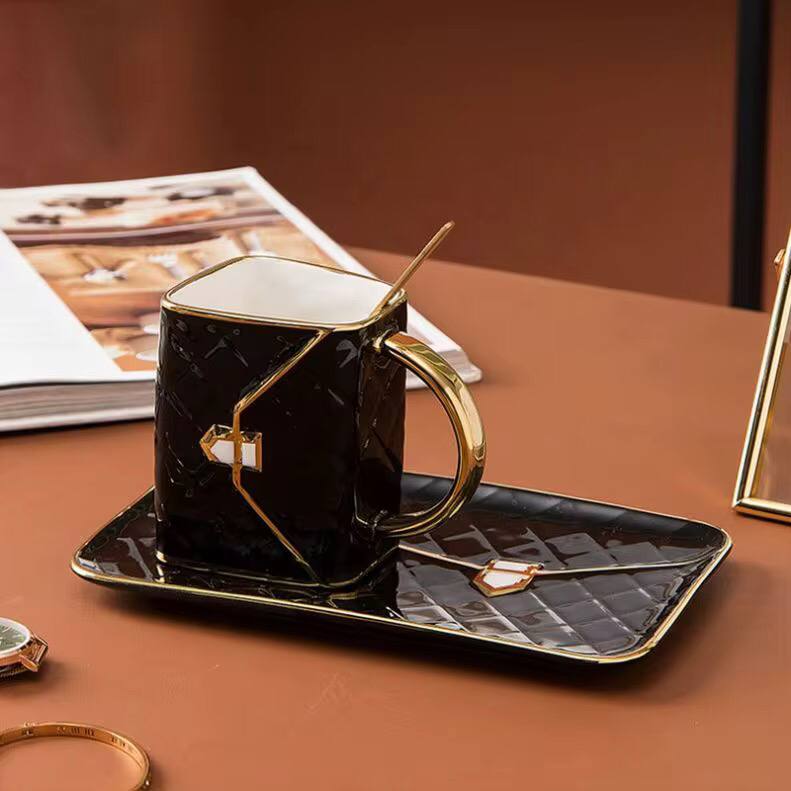 Luxurious bag shape coffee cup kit