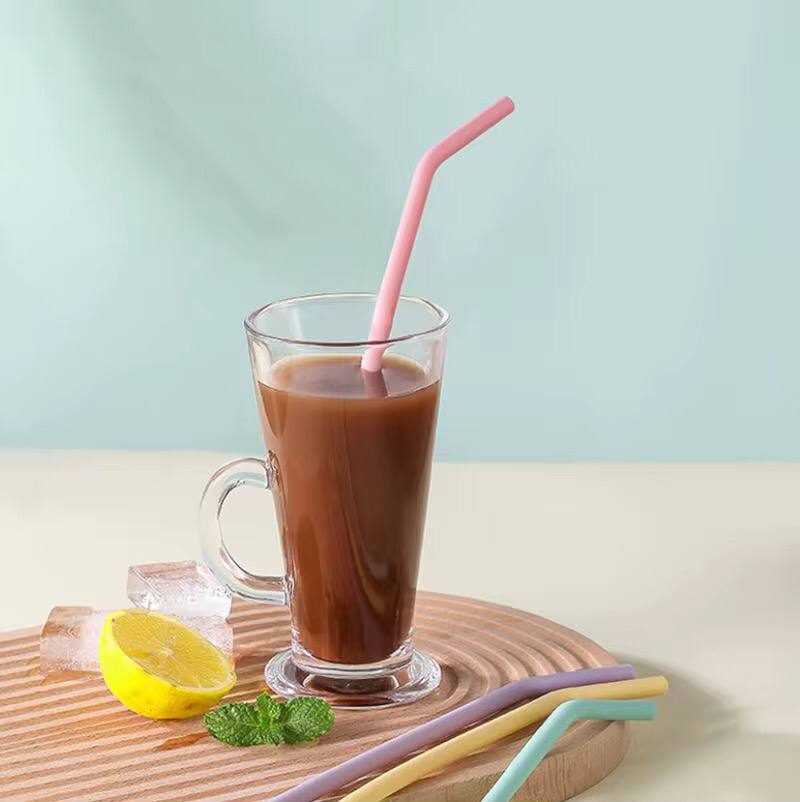 Reusable silicone straws 
4pcs s