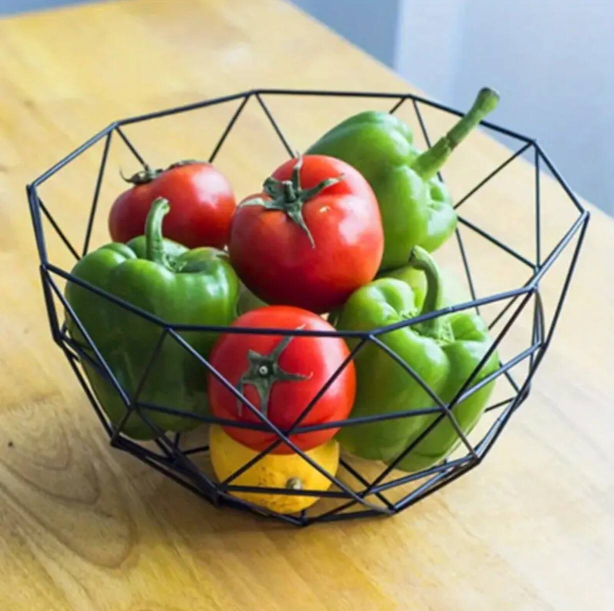 Geometric metallic storage holder