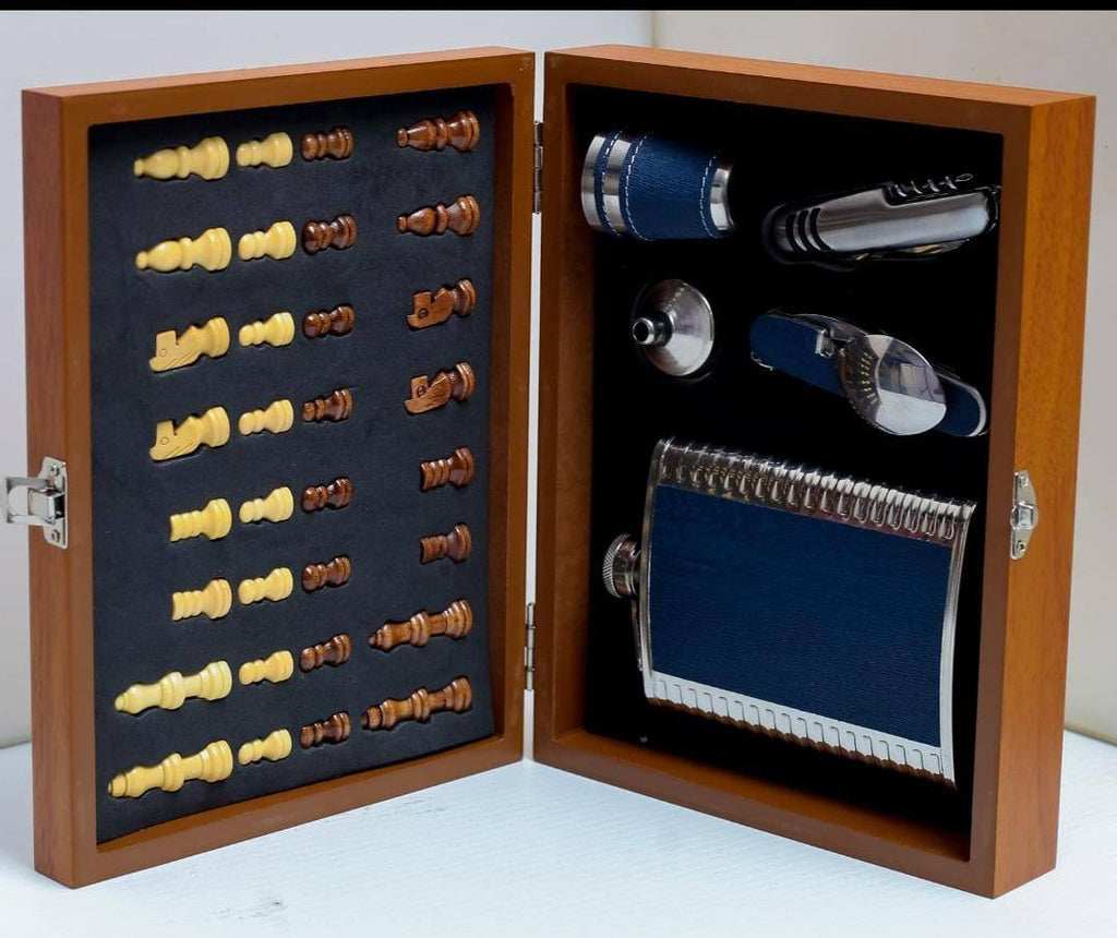 Wine flaskWood Board gift set