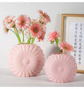 A pair plastic vase without flower