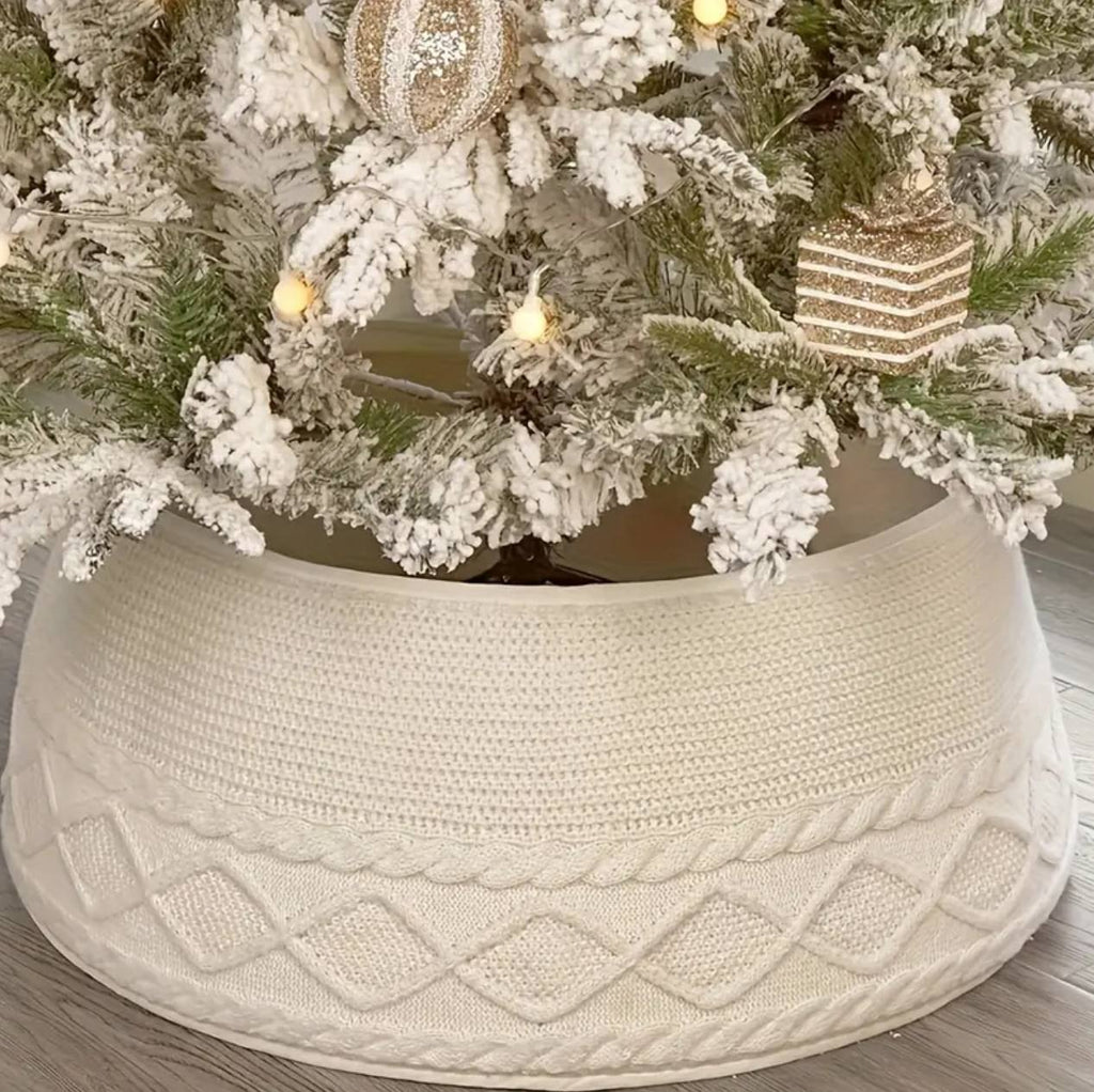 Beautifully knitted Christmas Tree Collar