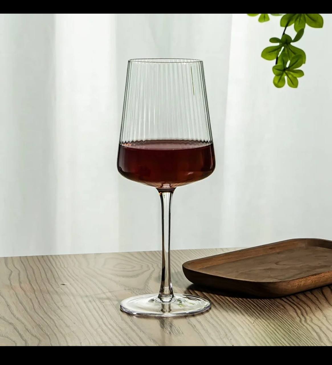 Elegant Ribbed wine Goblets
Vertical stripped wine glass with long stem 
̏